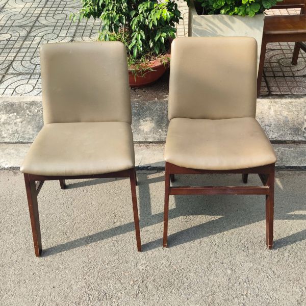 Ghế cafe Obama gỗ tự nhiên nệm da cũ đẹp