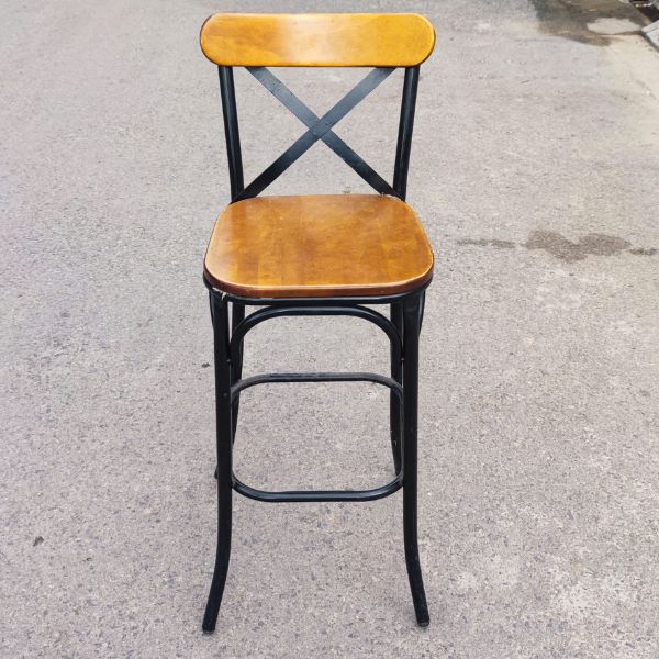 Ghế quầy bar lưng X mặt gỗ chân sắt thanh lý