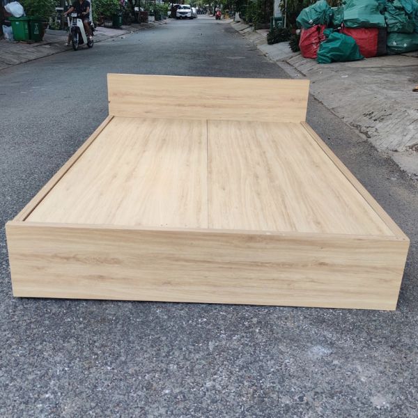 Thanh lý giường gỗ MDF 1m4 nâu tồn kho