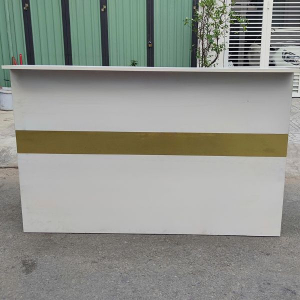 Thanh lý quầy lễ tân 1m7x1m1 cũ dùng còn tốt