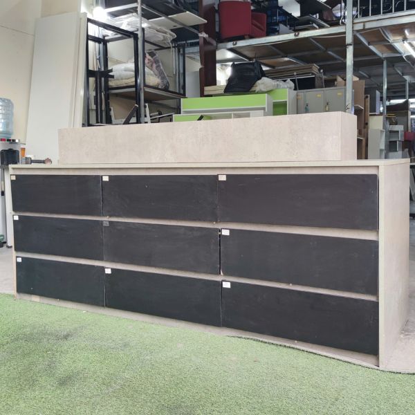 Thanh lý tủ trưng bày phụ kiện 18 hộc giá rẻ