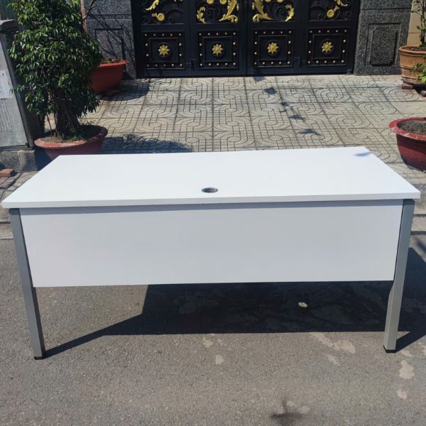 Thanh lý bàn làm việc văn phòng 1m2 có bửng đẹp