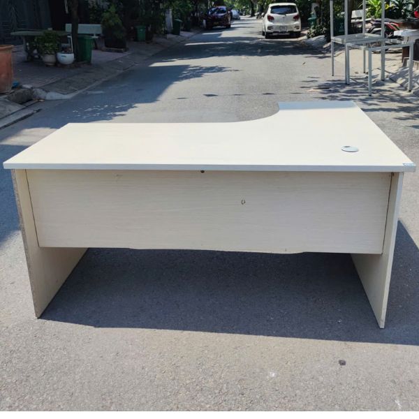 Thanh lý bàn làm việc Trưởng phòng gỗ MDF 1m6 như mới