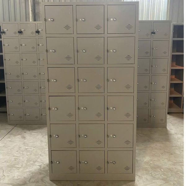 Tủ sắt locker văn phòng 18 ô giá tốt