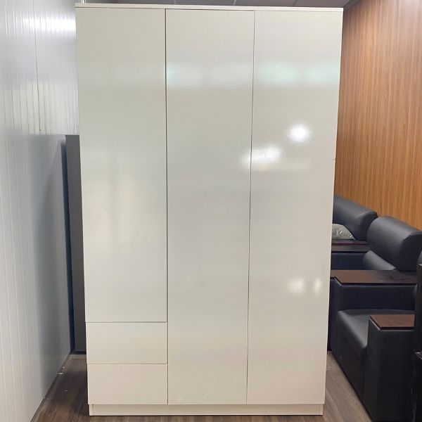 Thanh lý tủ quần áo gỗ MDF 1m2x2m màu trắng mới 99%